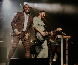 Newsboys met Tait